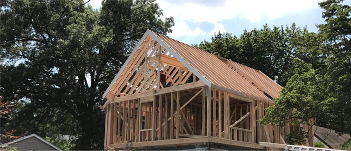 Agrandissement de maison en ossature de bois en cours de construction